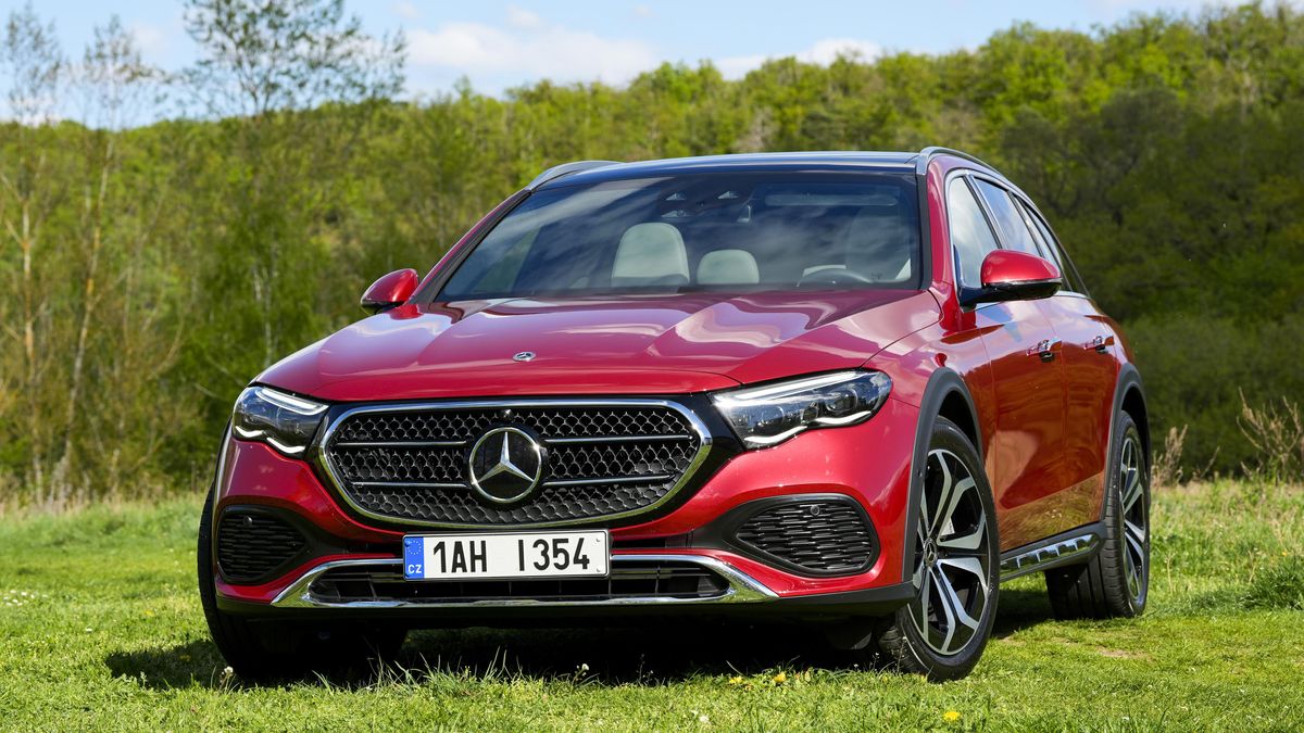 Test Mercedesu E All-Terrain: Z kanceláře doveze i na svahy